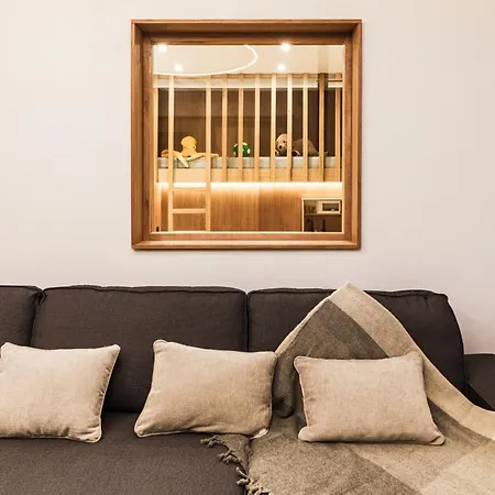 木屋 Charm - Private Mountain Retreat With Sauna, Jacuzzi & Kids Playroom