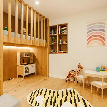 木屋 Charm - Private Mountain Retreat With Sauna, Jacuzzi & Kids Playroom