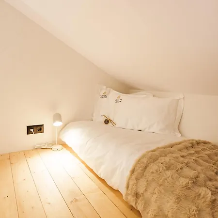 Charm - Private Mountain Retreat With Sauna, Jacuzzi & Kids Playroom 木屋 *