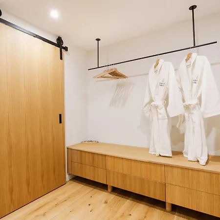 Charm - Private Mountain Retreat With Sauna, Jacuzzi & Kids Playroom