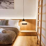 Charm - Private Mountain Retreat With Sauna, Jacuzzi & Kids Playroom *