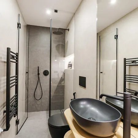 Charm - Private Mountain Retreat With Sauna, Jacuzzi & Kids Playroom * Bansko