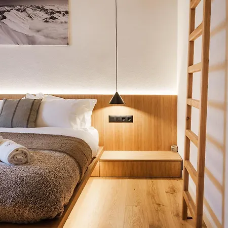 Charm - Private Mountain Retreat With Sauna, Jacuzzi & Kids Playroom *