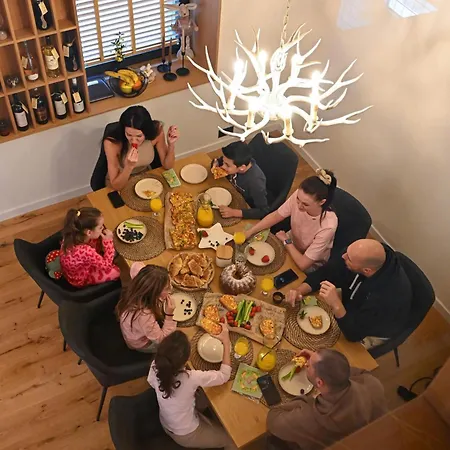 Charm - Private Mountain Retreat With Sauna, Jacuzzi & Kids Playroom * Bansko